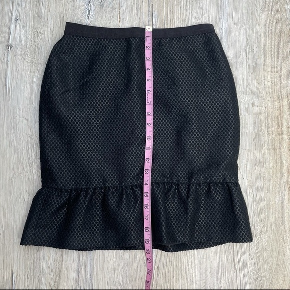 Ann Taylor Ruffled Black Skirt Sz 2 Petite - Picture 3 of 9